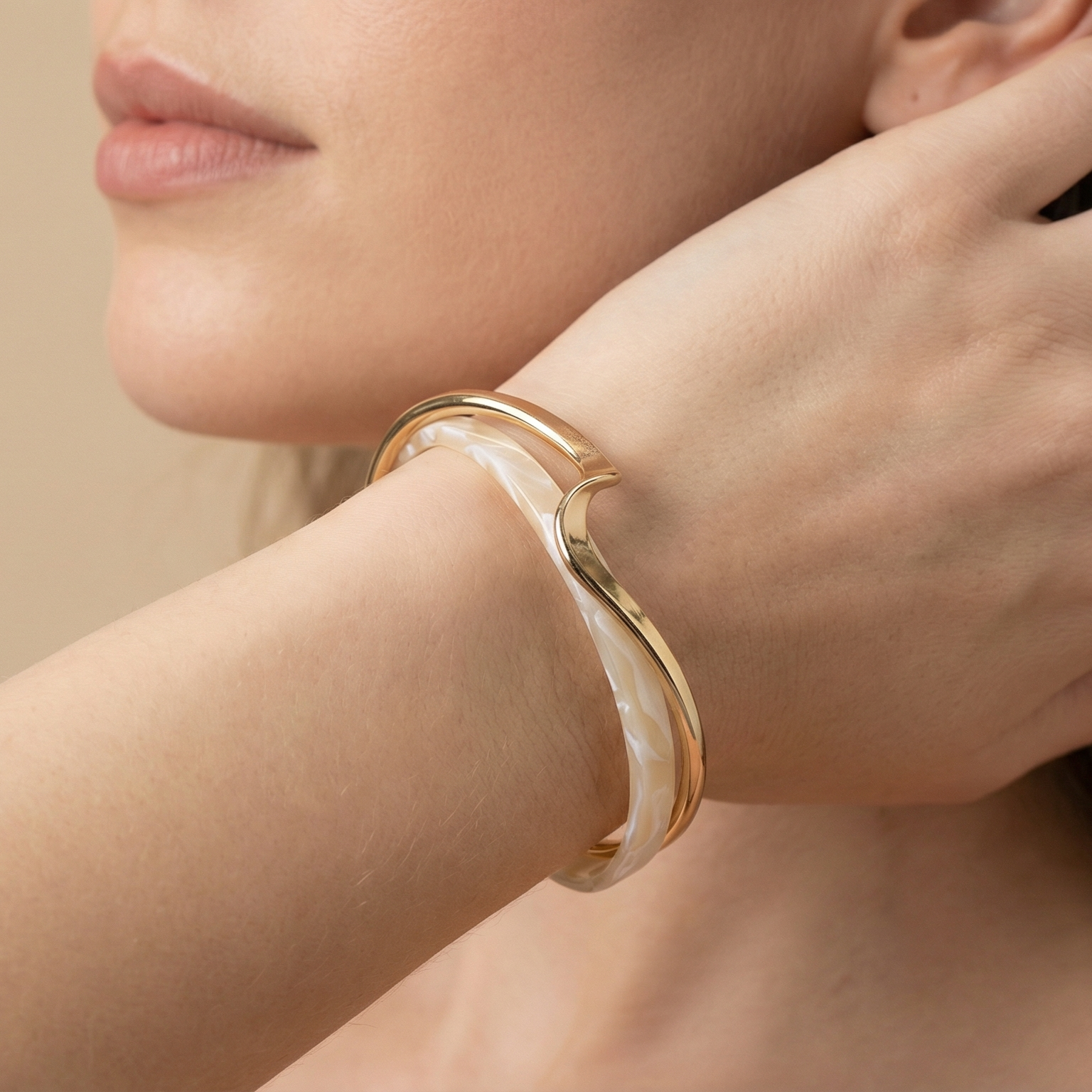 Light-luxury Panel Curved Metal-textured Korean-style Trendy Social Media Worthy Jewelry